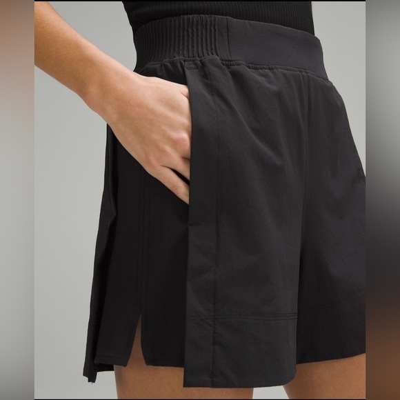 Lululemon Stretch Woven Relaxed-Fit High-Rise Short 4” - Picture 2 of 7